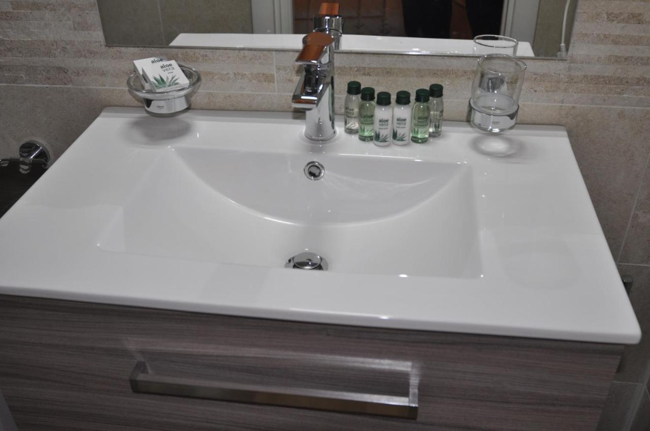 Flatinrome Trastevere Deluxe Rooms - Green Patio Luaran gambar